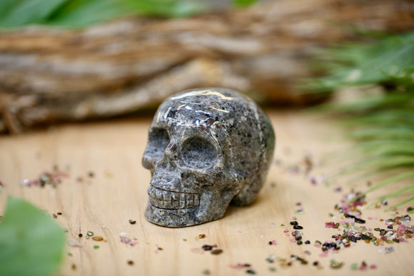 Yooperlite Skull Wholesale UV Reactive 3.5